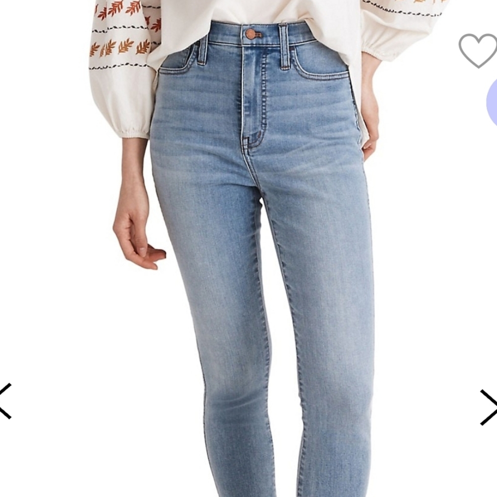 Madewell "CURVY ROAD TRIPPER" Jeans